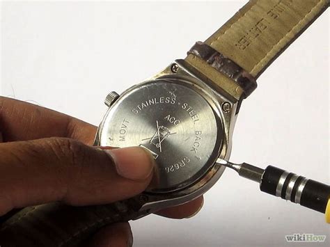 How to Pry off a Watch Backing Without Proper Tools: 3 Ways 